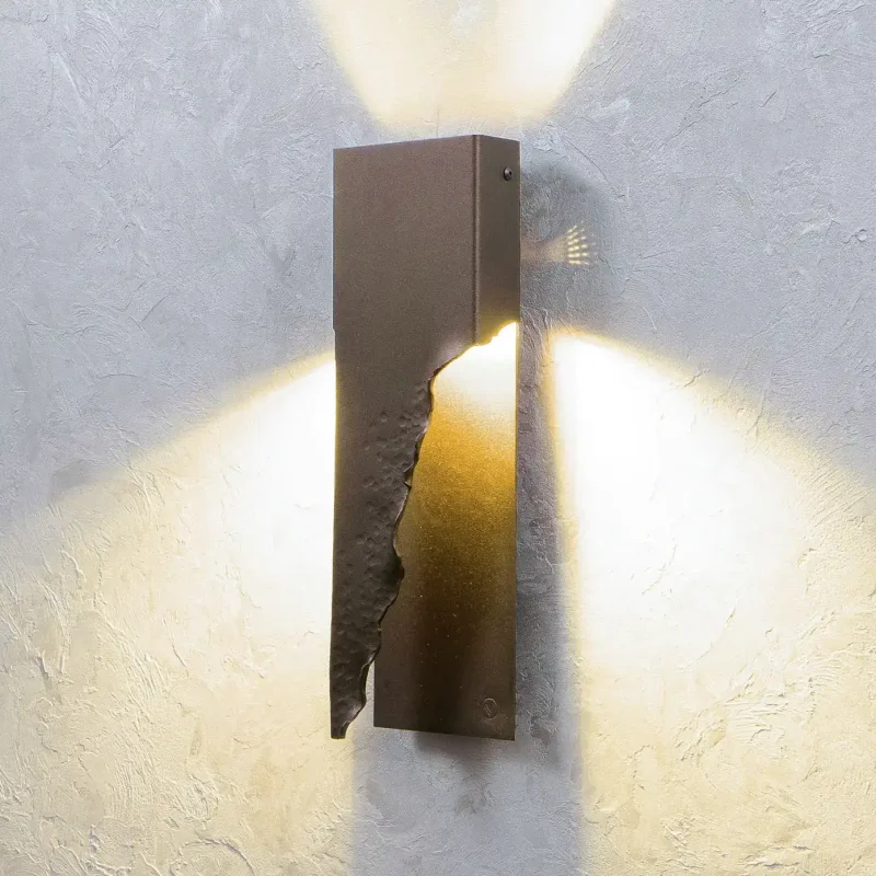 Ridgy bronze close up